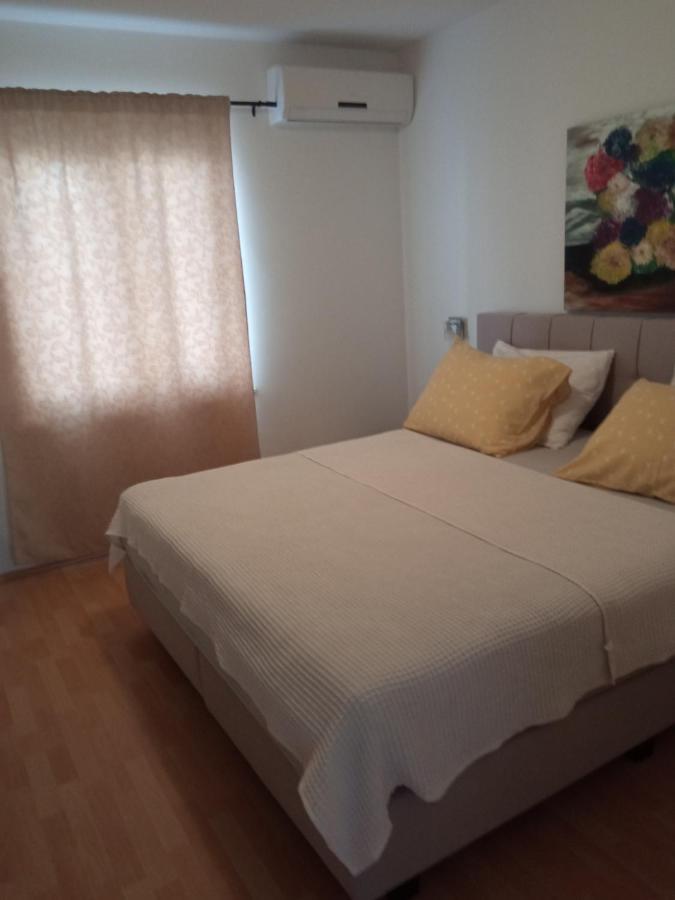 Apartments Tomic Vodice Esterno foto